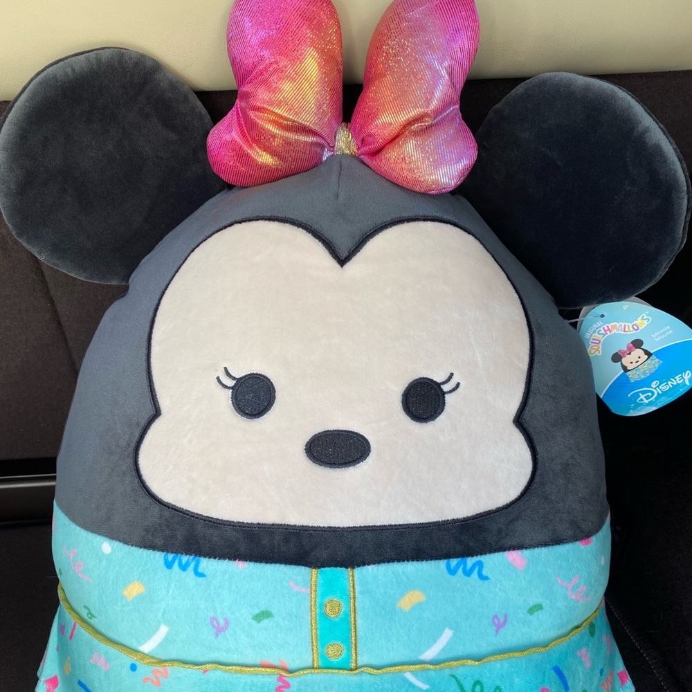Squishmallows Disney Minnie Mouse New Year 16inch